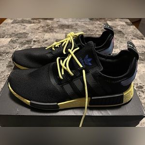 Adidas sneaker mens size 11 New in box